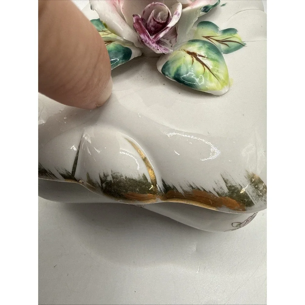 Vintage Porcelain Trinket Box – Pink Roses – Gold Trim – 1960s? 4.5